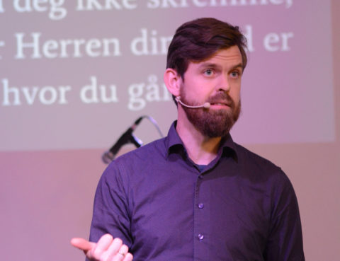 Kveldsmøte 25. september 2016. Ungdomspastor Martin Morfjord taler.