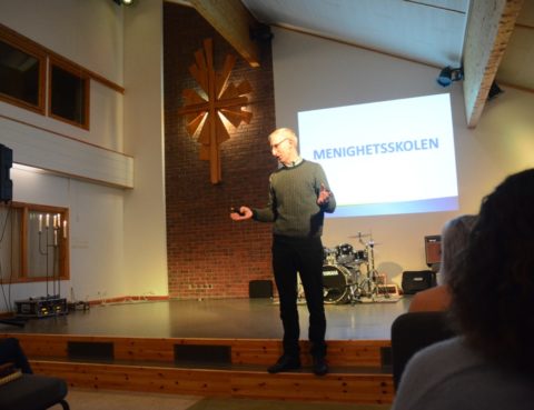 Geir Johannessen presenterte Menighetsskolen.