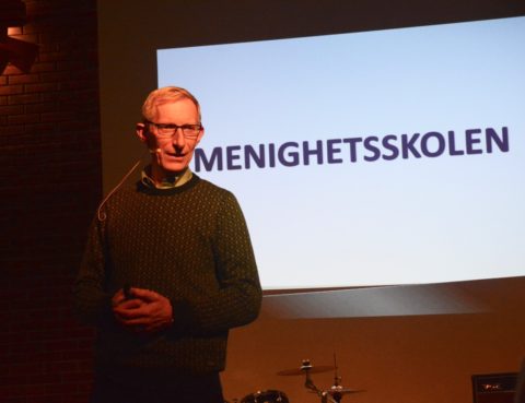 Geir Johannessen presenterte Menighetsskolen.