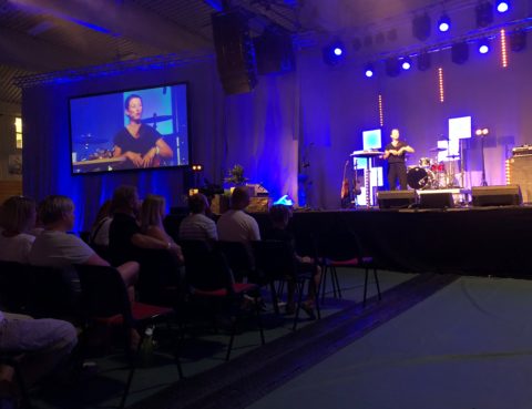 Pastor Maria Morfjord taler på Liv & Vekst-stevnet i Stavernhallen tirsdag 10. juli 2018.